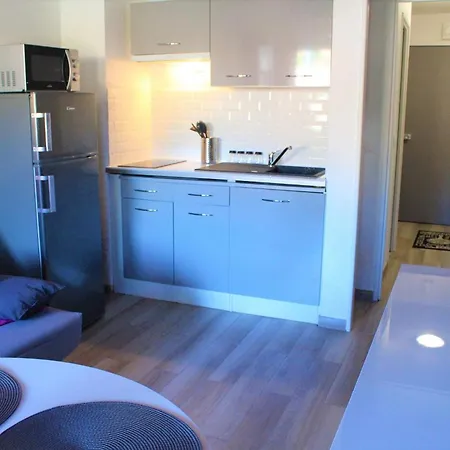 Joli Terrasse Avec Piscine Et Parking * 생시프리앙