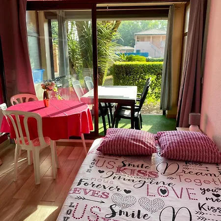 아파트 Joli Terrasse Avec Piscine Et Parking